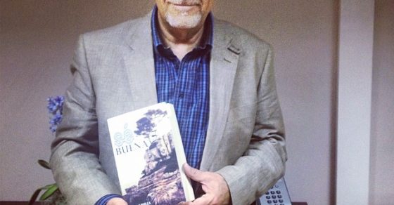 Josep Maria Cabayol con la novela Se buena de Roser Amills