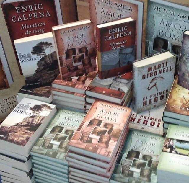 Llibreria Pila De Llibres A Serrret Llibres Amor Contra Roma I Fes Bondat De Roser Amills