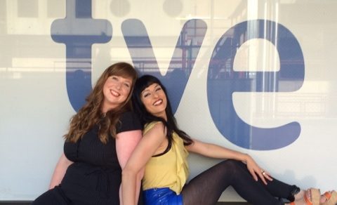 Roser Amills A Vespre A La 2 Tve Catalunya Amb La Fotografa Irene Serrat