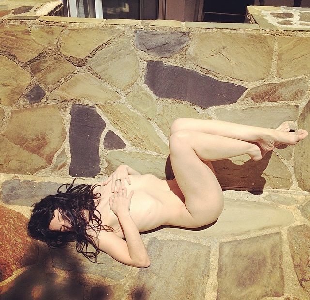 Roser Amills desnuda