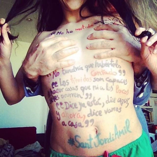 Roser Amills desnuda cuerpo escrito