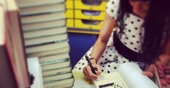 Roser Amills En Serret Llibres Firma Ejemplares De Su Novela Se Buena