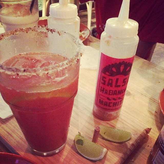bloody mary con salsa muy picante