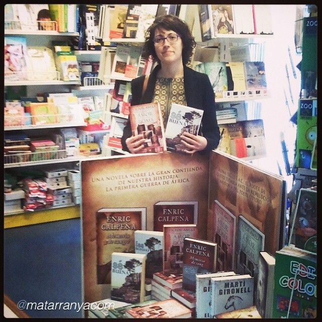 Emma Zafon Lectora De La Novela De Roser Amills Fes Bondat A Llibreria Serret Llibres