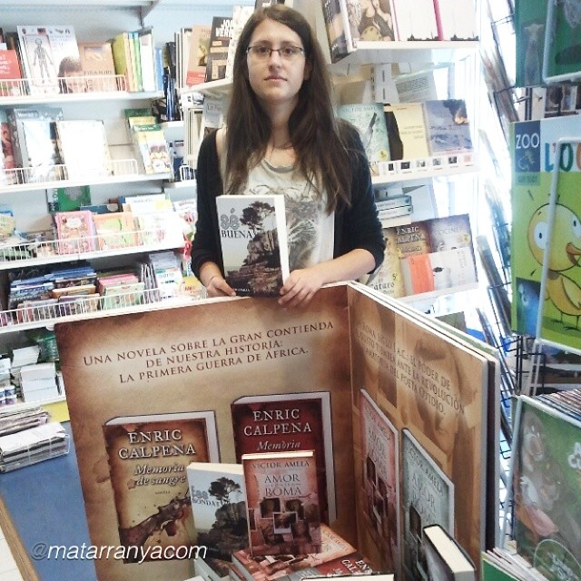 Lectora De La Novela De Roser Amills Fes Bondat En Serret Llibres