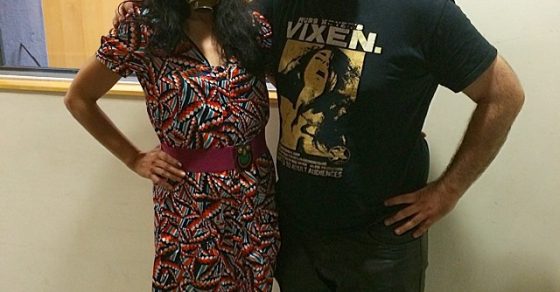 Roser Amills Con Mascara Bondage Y Josep Lapidario En Catalunya Radio