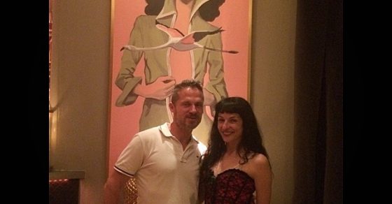 Roser Amills Con Un Lector En Cocteleria Barcelona