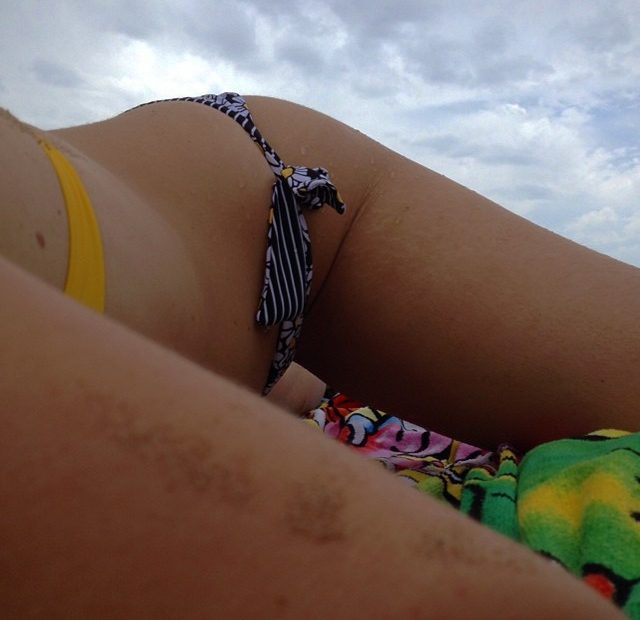 Roser Amills En La Playa Bikini