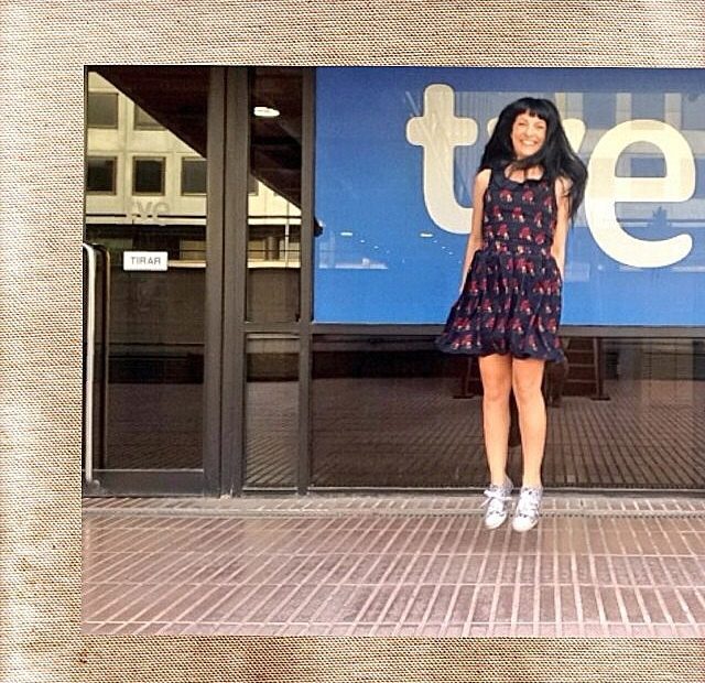 Roser Amills Saltando En Rtve Bambas