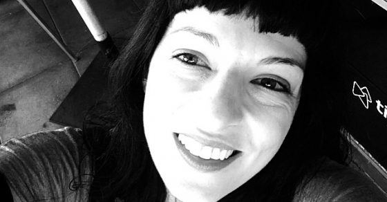 roser amills selfie en blanco y negro