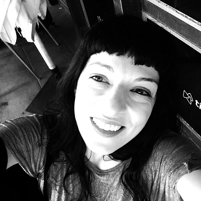 roser amills selfie en blanco y negro