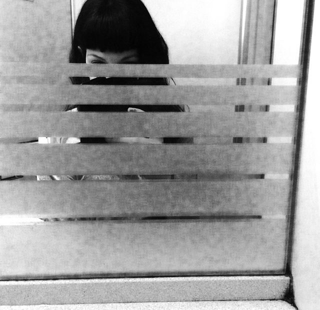 Roser Amills Selfie En El Lavabo Tren Ave Madrid Barcelona