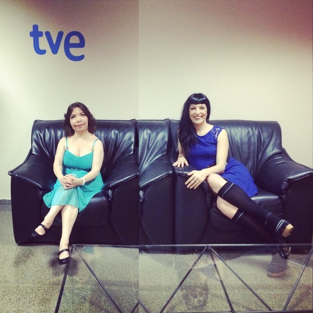 Roser Amills Y Lectora Monica Pin Alvarez En Tve