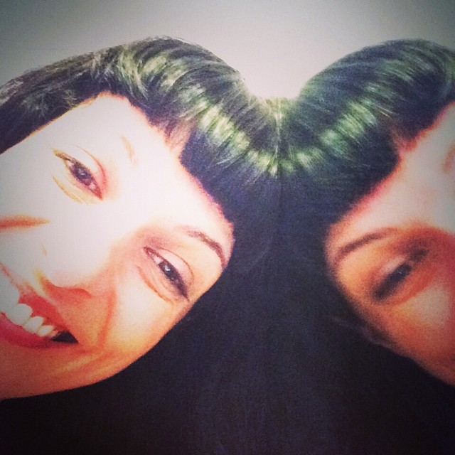 Selfie Roser Amills Reflejo Espejo