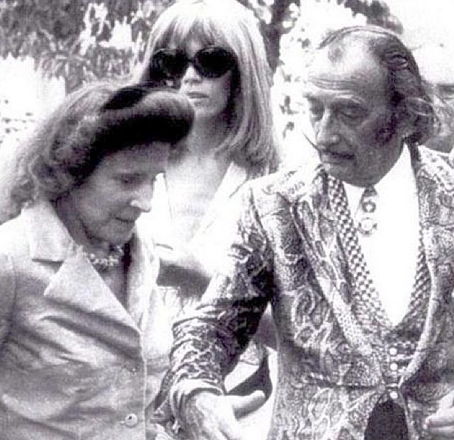 Foto De Gala Y Dali Y La Modelo Claudia Schiffer