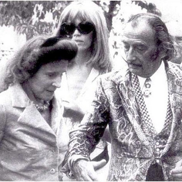 Foto De Gala Y Dali Y La Modelo Claudia Schiffer