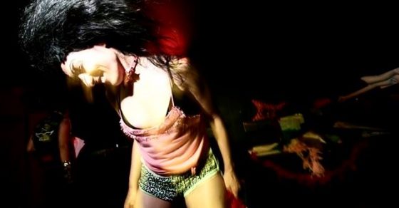 Roser Amills Bailando En El Escenario Del Magic