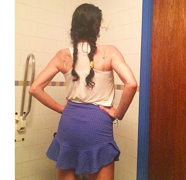 Roser Amills De Espaldas Con Trenzas