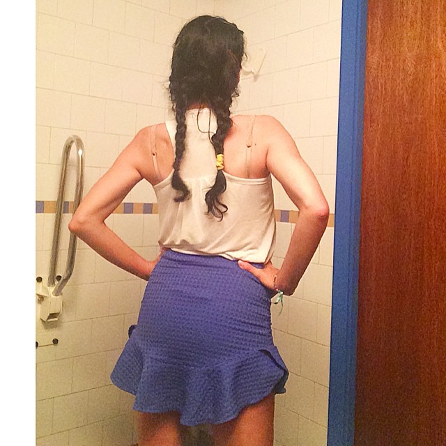 Roser Amills De Espaldas Con Trenzas