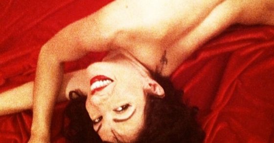 Roser Amills Fotos Homenaje A Marilyn Monroe Desnuda Espalda