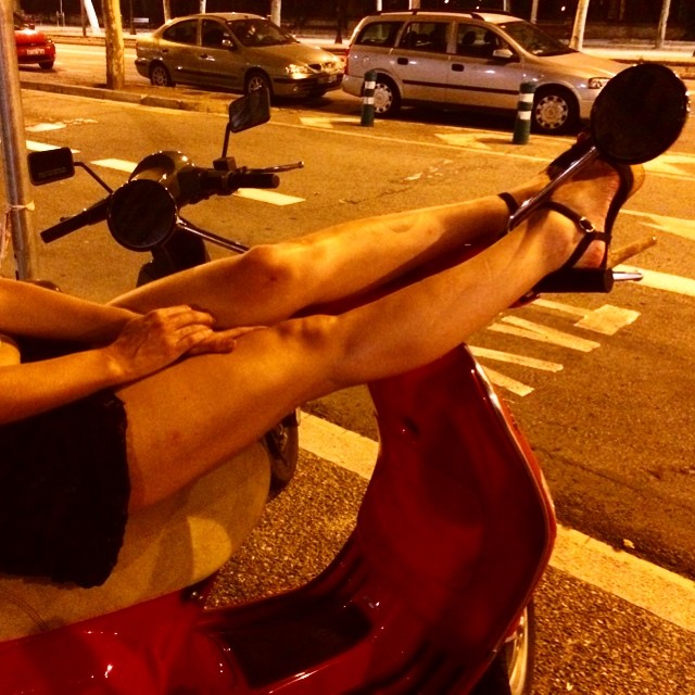 Roser Amills Moto Piernas