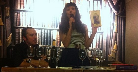 Roser Amills Presenta Maridatge Literari Libreria Laie Barcelona