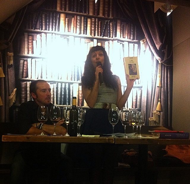 Roser Amills Presenta Maridatge Literari Libreria Laie Barcelona