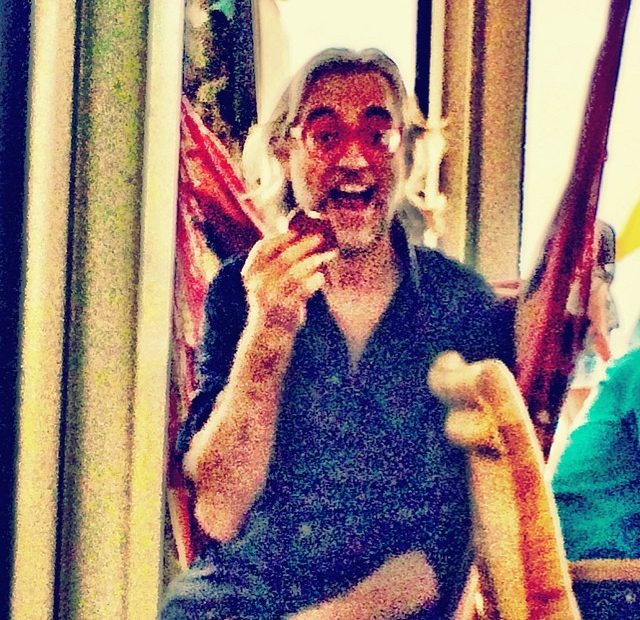 Victor Amela Hamaca En La Barceloneta Foto De Roser Amills