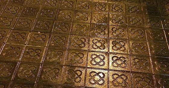 Baldosas Calle De Barcelona Lluvia