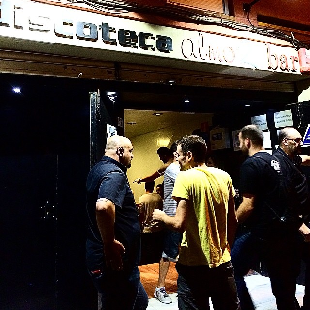 discoteca almo2bar festes de gracia entrada