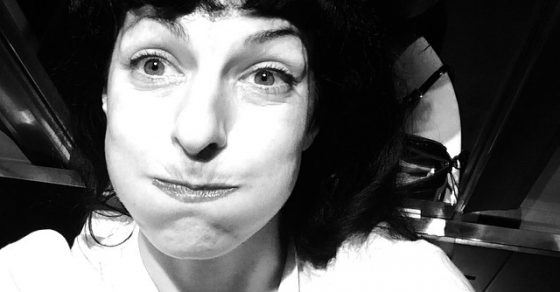 Foto Roser Amills Divertida Pinup Blanco Y Negro