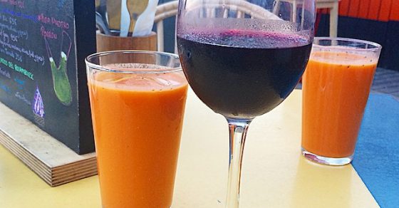 Gazpacho Y Vino Playa De La Nova Icaria