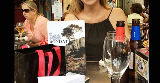 Lectora De La Novela Fes Bondat De Roser Amills Visita El Pepa Tomate