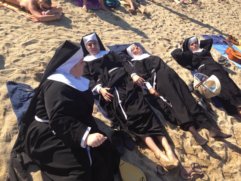 Monjas Sisters Act Barcelona Playa