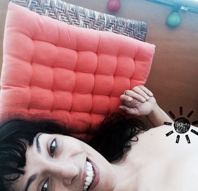 Roser Amills Desnuda Tumbada Balcon Del Poblenou