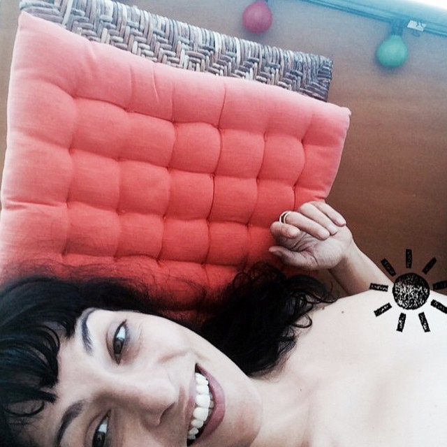 Roser Amills Desnuda Tumbada Balcon Del Poblenou