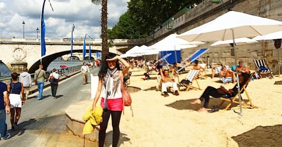 roser amills en la playa del sena paris, foto de victor amela