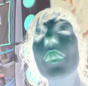 Roser Amills Ilustracion Colores Invertidos Saca La Lengua