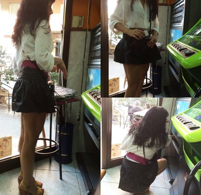 Roser Amills Minifalda Maquina De Tabaco