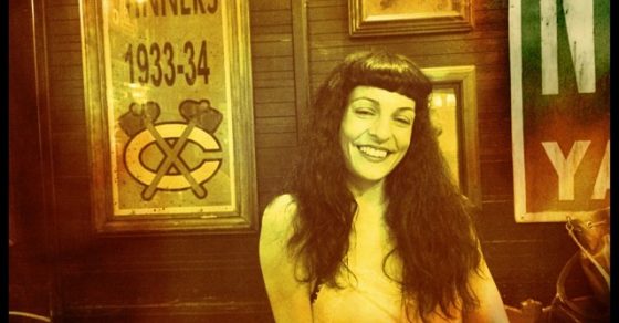 Roser Amills Retrato Retro