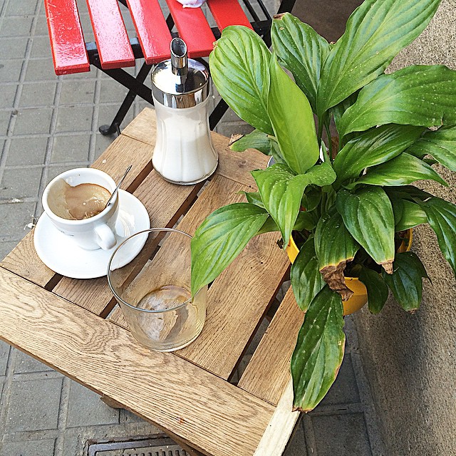 Desayuno Y Cafe En La Calle Riera Sant Miquel Barcelona