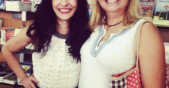 Alegría total con Neus, nueva lectora de #fesbondat 7 roser amills a la fira del llibre en catala 2014 amb una lectora