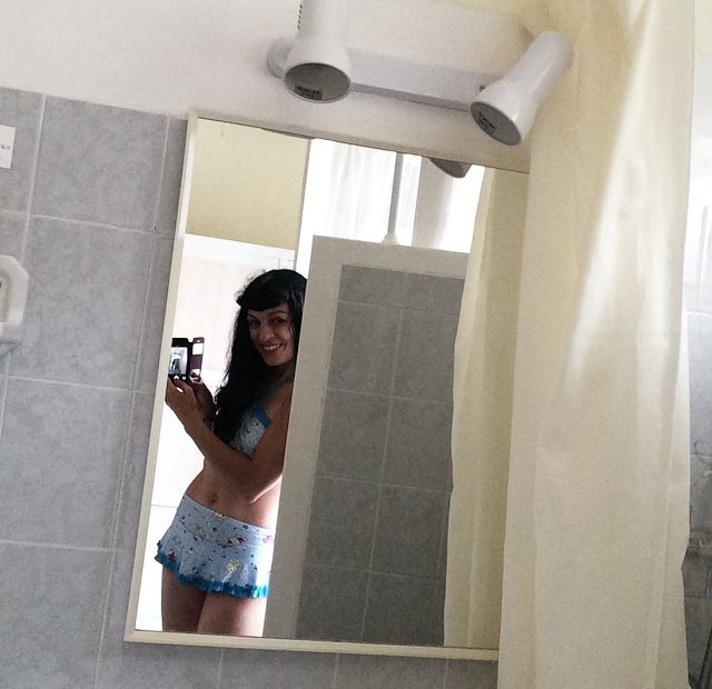 Roser Amills Bikini Retro Selfie Portbou