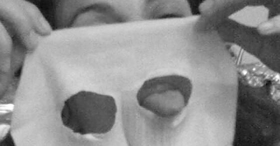 Roser Amills Divertida Mascara Sacar La Lengua A Los Problemas