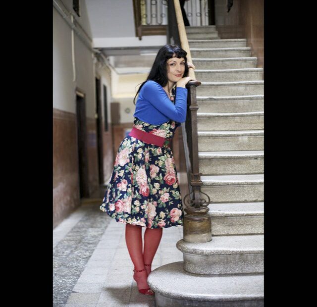 Roser Amills Fotografiada Por Guy Aelbrecht Barri De Gracia Escalera