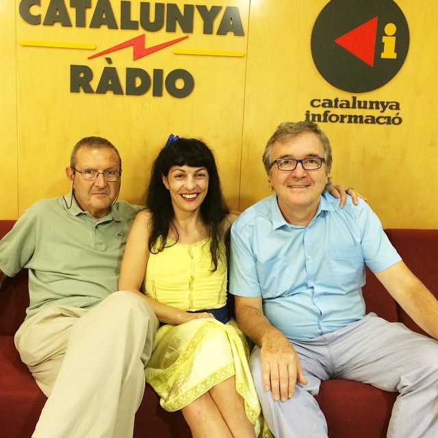 En directe, entre dues eminències, ara a #miliunanits de Catalunya Ràdio !!!