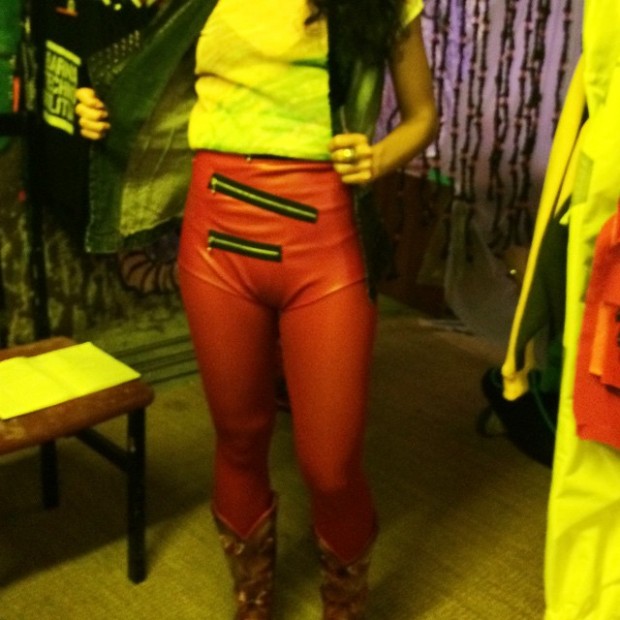 roser amills primer festival cyberpunk barcelona short rojo blanka ironika