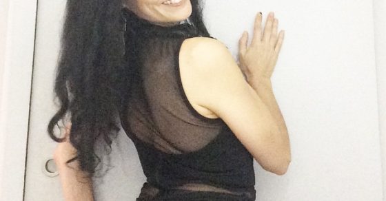 Roser Amills Retrato De Espalda Vestido Negro