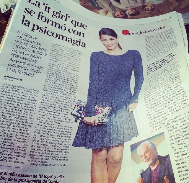 Alma Jodorowsky En El Diario La Vanguardia