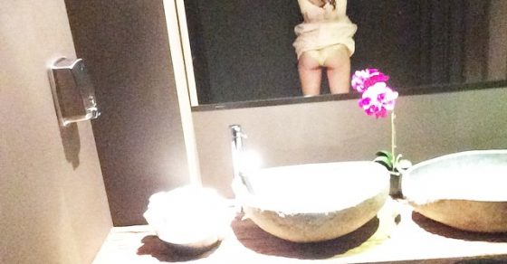 Amills Public Wc Selfie Udara Swinger Club